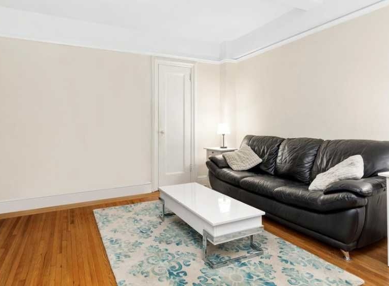 Дава се под наем Едностаен апартамент в Пловдив, Тракия - 36 кв.м за 153 € - Снимка #1