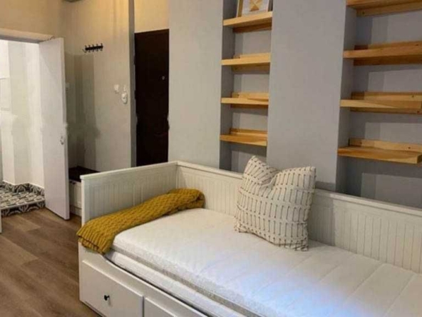 Дава се под наем Двустаен апартамент в София, Център - 22 кв.м за 340 € - Снимка #1