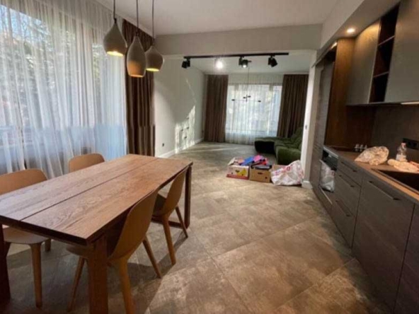 Дава се под наем Тристаен апартамент в София, Лозенец - 91 кв.м за 850 € - Снимка #1