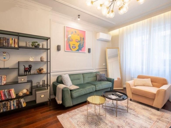 Дава се под наем Четиристаен апартамент в София, Център - 101 кв.м за 1600 € - Снимка #1