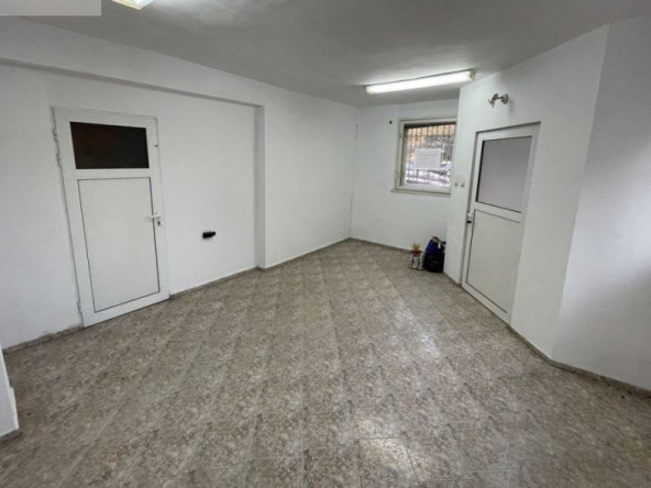 Офис в Варна, Колхозен пазар - 72 кв.м за 750 €/кв.м - Снимка #1