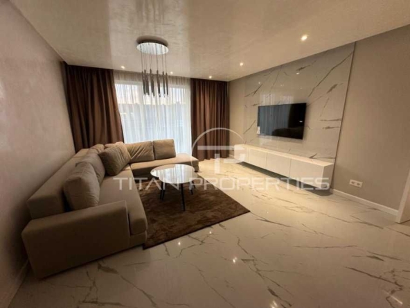 Тристаен апартамент в Пловдив, Остромила - 276 кв.м за 1250 €/кв.м - Снимка #1