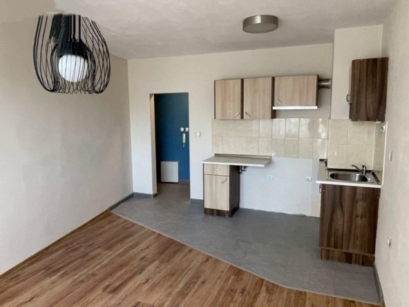 Дава се под наем Едностаен апартамент в София, Сухата река - 36 кв.м за 340 € - Снимка #1