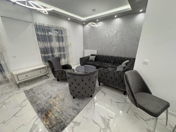 Дава се под наем Тристаен апартамент в София, Младост 3 - 130 кв.м за 1226.55 € - Снимка #1