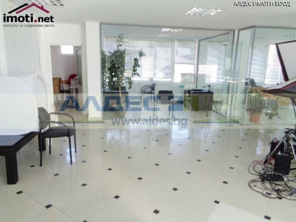 Дава се под наем Офис в София, Свобода - 160 кв.м за 897.6 € - Снимка #1