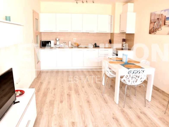 Дава се под наем Двустаен апартамент в Варна, Аспарухово - 65 кв.м за 600 € - Снимка #1