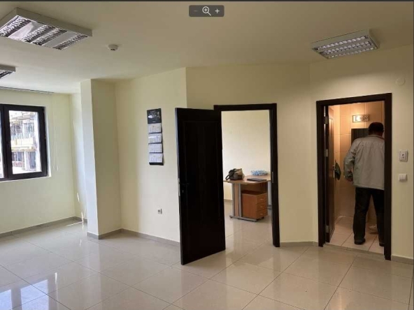 Дава се под наем Офис в Варна, Гранд Мол Варна - 54 кв.м за 376.89 € - Снимка #1