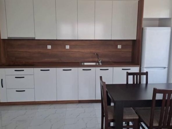 Дава се под наем Тристаен апартамент в Пловдив, Гагарин - 88 кв.м за 680 € - Снимка #1