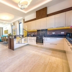 Дава се под наем Къща в София, в.з. Малинова долина - 652 кв.м за 3790.32 € - Снимка #1