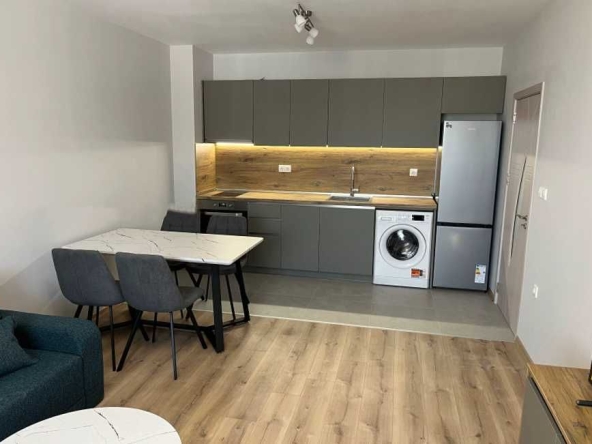 Дава се под наем Двустаен апартамент в Пловдив, Остромила - 60 кв.м за 375 € - Снимка #1