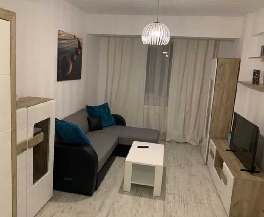 Дава се под наем Четиристаен апартамент в Пловдив, Център - 25 кв.м за 117.3 € - Снимка #1