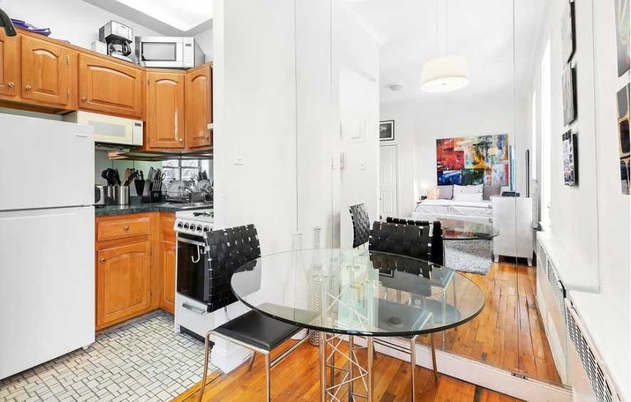 Дава се под наем Едностаен апартамент в Пловдив, Въстанически - 35 кв.м за 158.1 € - Снимка #1