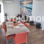 Дава се под наем Тристаен апартамент в Варна, Център - 112 кв.м за 698.19 € - Снимка #1