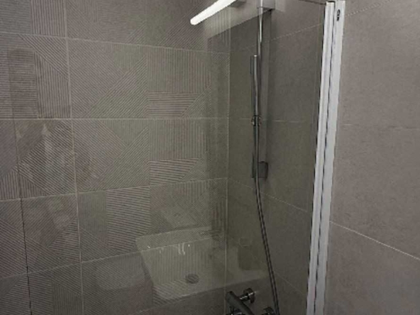 Дава се под наем Двустаен апартамент в София, Център - 56 кв.м за 408 € - Снимка #1