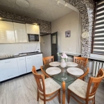 Дава се под наем Тристаен апартамент в София, Гоце Делчев - 100 кв.м за 880 € - Снимка #1