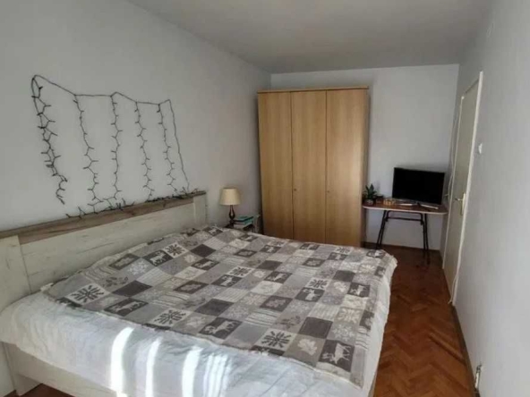 Дава се под наем Тристаен апартамент в Пловдив, Мараша - 86 кв.м за 295.8 € - Снимка #1