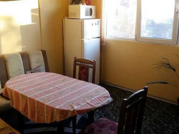 Дава се под наем Двустаен апартамент в Бургас, Изгрев - 46 кв.м за 280 € - Снимка #1