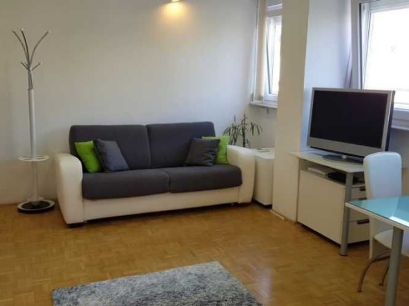 Дава се под наем Едностаен апартамент в Пловдив, Каменица 1 - 40 кв.м за 204 € - Снимка #1