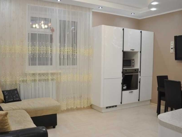 Дава се под наем Двустаен апартамент в Пловдив, Център - 43 кв.м за 168.3 € - Снимка #1