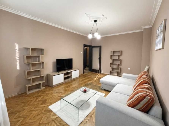 Дава се под наем Тристаен апартамент в София, Гео Милев - 92 кв.м за 371.79 € - Снимка #1