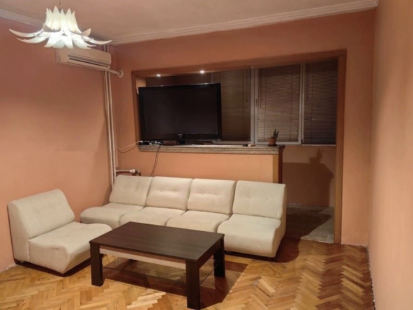 Дава се под наем Тристаен апартамент в София, Света Троица - 72 кв.м за 610.98 € - Снимка #1