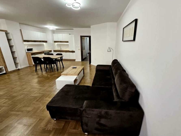 Дава се под наем Тристаен апартамент в Пловдив, Център - 130 кв.м за 850 € - Снимка #1