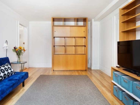 Дава се под наем Едностаен апартамент в Пловдив, Център - 15 кв.м за 188.7 € - Снимка #1