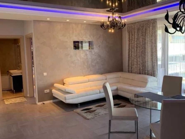 Дава се под наем Тристаен апартамент в Пловдив, Кършияка - 100 кв.м за 459 € - Снимка #1