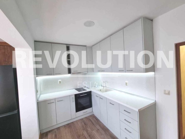 Дава се под наем Двустаен апартамент в Варна, Център - 58 кв.м за 600 € - Снимка #1