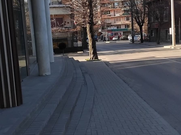 Магазин в Дупница - 120 кв.м за 1375 €/кв.м - Снимка #1