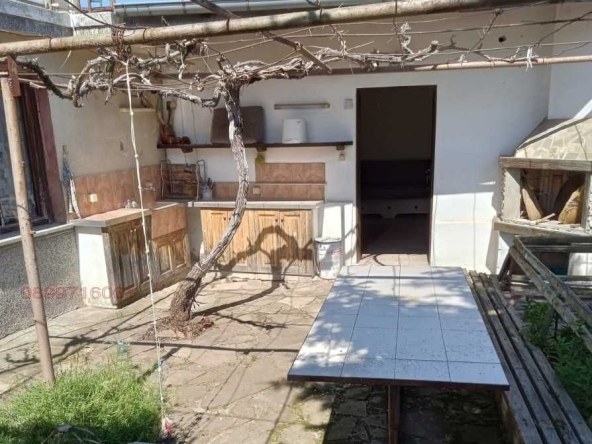 Къща в Варна, Автогара - 230 кв.м за 327 €/кв.м - Снимка #1