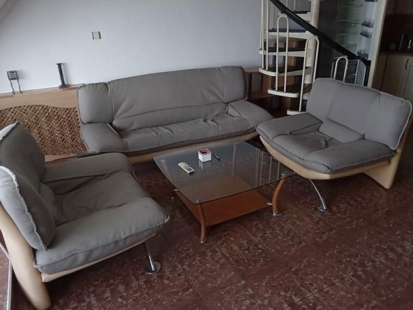 Дава се под наем Тристаен апартамент в София, Медицинска академия - 100 кв.м за 700 € - Снимка #1