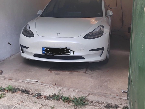 Дава се под наем Гараж / Паркомясто в София, Хиподрума - 26 кв.м за 127.5 € - Снимка #1