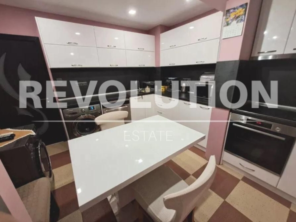 Дава се под наем Тристаен апартамент в Варна, Трошево - 61 кв.м за 648.21 € - Снимка #1