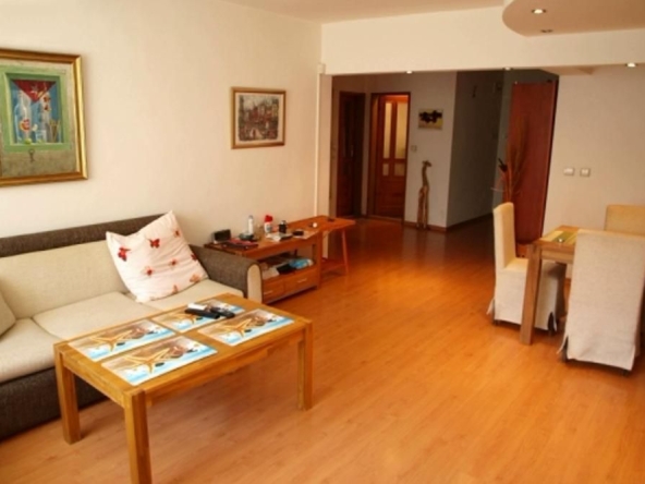 Дава се под наем Тристаен апартамент в Пловдив, Кършияка - 100 кв.м за 306 € - Снимка #1