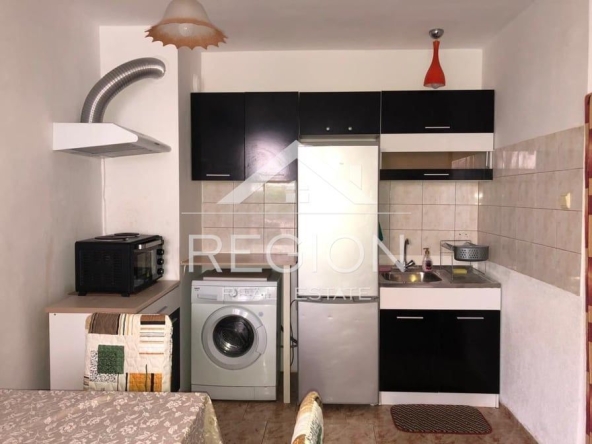 Дава се под наем Двустаен апартамент в Варна, Бриз - 50 кв.м за 433.5 € - Снимка #1