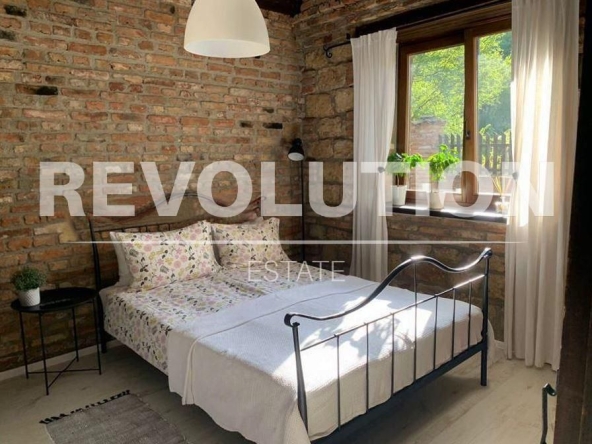 Дава се под наем Къща в к.к. Св.Св. Константин и Елена - 120 кв.м за 2493.39 € - Снимка #1