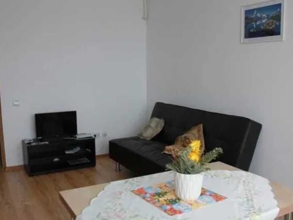 Дава се под наем Двустаен апартамент в Пловдив, Кършияка - 60 кв.м за 280.5 € - Снимка #1