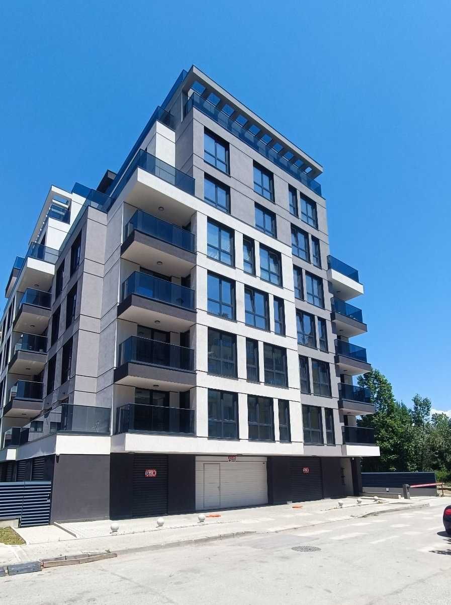 Двустаен апартамент в София, Център - 70 кв.м за 1929 €/кв.м - Снимка #1