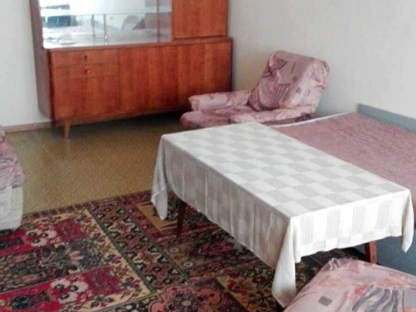 Дава се под наем Двустаен апартамент в Бургас, Лазур - 75 кв.м за 153 € - Снимка #1