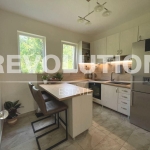 Дава се под наем Къща в Варна, м-т Св. Никола - 110 кв.м за 950 € - Снимка #1