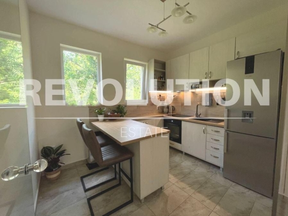 Дава се под наем Къща в Варна, м-т Св. Никола - 110 кв.м за 950 € - Снимка #1