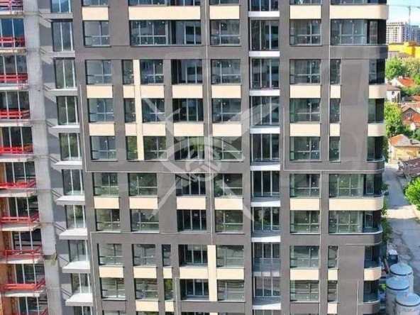 Тристаен апартамент в София, Банишора - 95 кв.м за 2053 €/кв.м - Снимка #1