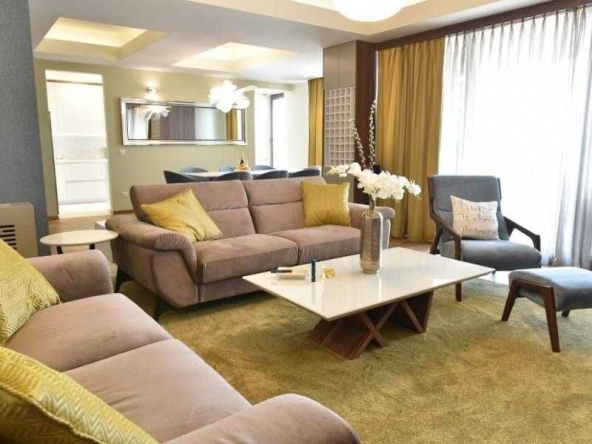 Дава се под наем Тристаен апартамент в Пловдив, Остромила - 96 кв.м за 484.5 € - Снимка #1