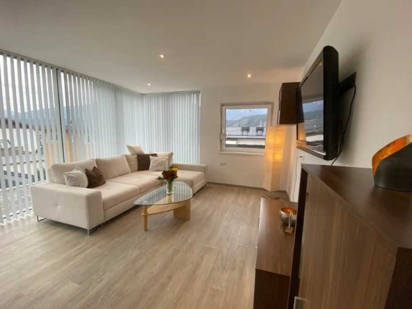 Дава се под наем Тристаен апартамент в Пловдив, Въстанически - 95 кв.м за 450 € - Снимка #1