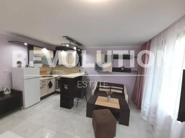 Дава се под наем Двустаен апартамент в к.к. Златни пясъци - 53 кв.м за 300 € - Снимка #1