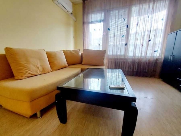 Дава се под наем Тристаен апартамент в Пловдив, Център - 82 кв.м за 341.7 € - Снимка #1