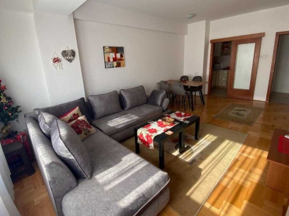 Дава се под наем Тристаен апартамент в Бургас, Възраждане - 110 кв.м за 433.5 € - Снимка #1