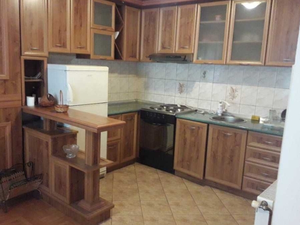 Дава се под наем Тристаен апартамент в Пловдив, Западен - 90 кв.м за 372.3 € - Снимка #1