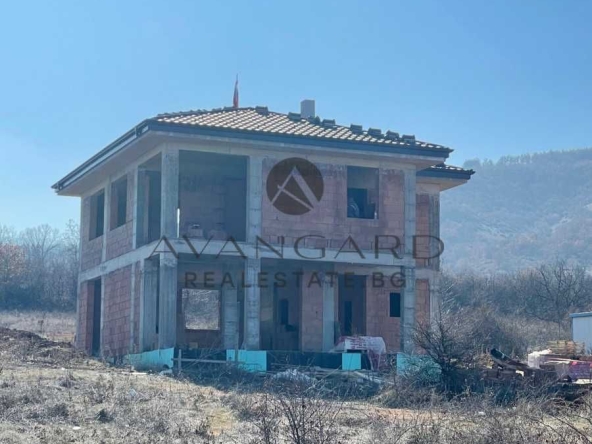 Къща в с. Марково, Област Пловдив - 219 кв.м за 1500 €/кв.м - Снимка #1